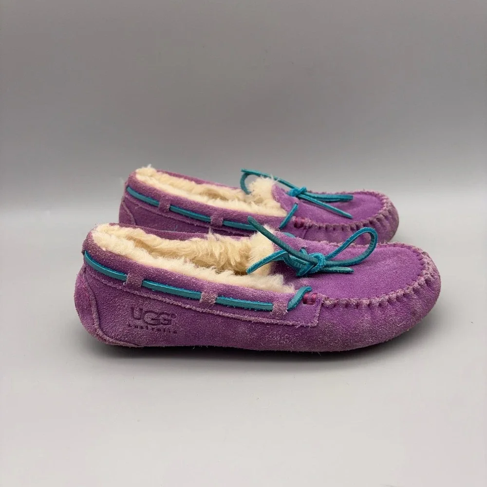 UGG Dakota Slippers Girls 2 Purple Solid Suede Shearling Lined Boho Comfort